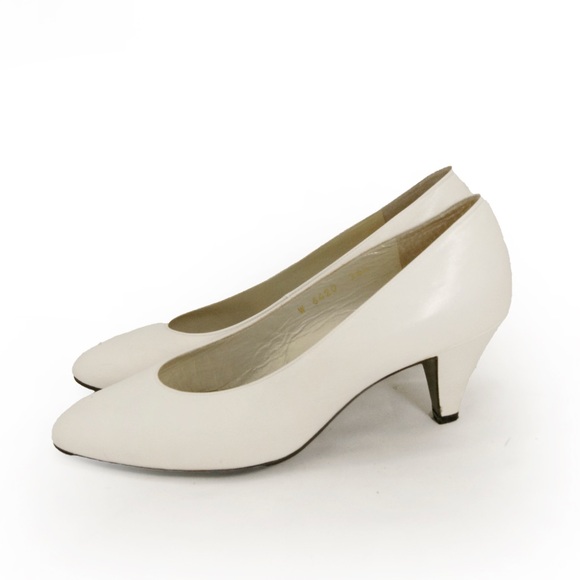 Vintage Yves Saint Laurent YSL White Leather Pumps Heels - Picture 3 of 9